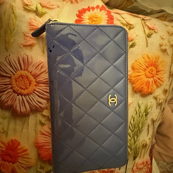 chanel long zippy blue patent wallet - Picture 2 of 5